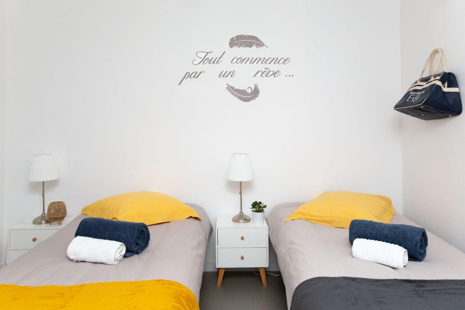 Hotel L Escale à Ports Extérieur photo